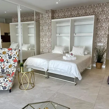 Cocohomes Ikarus Vistas Al Mar アパート